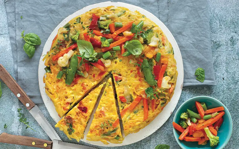 Salute a tavola: l'importanza dei colori nel piatto. Frittata colorata con verdure fresche.