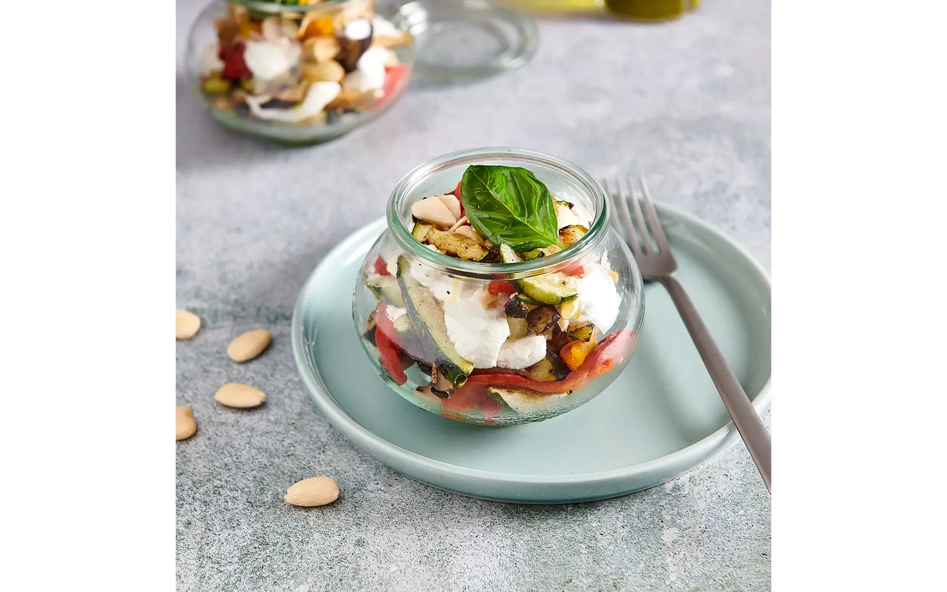 Terrina Orogel, magari di verdure o carne, presentata in un elegante barattolo di vetro.