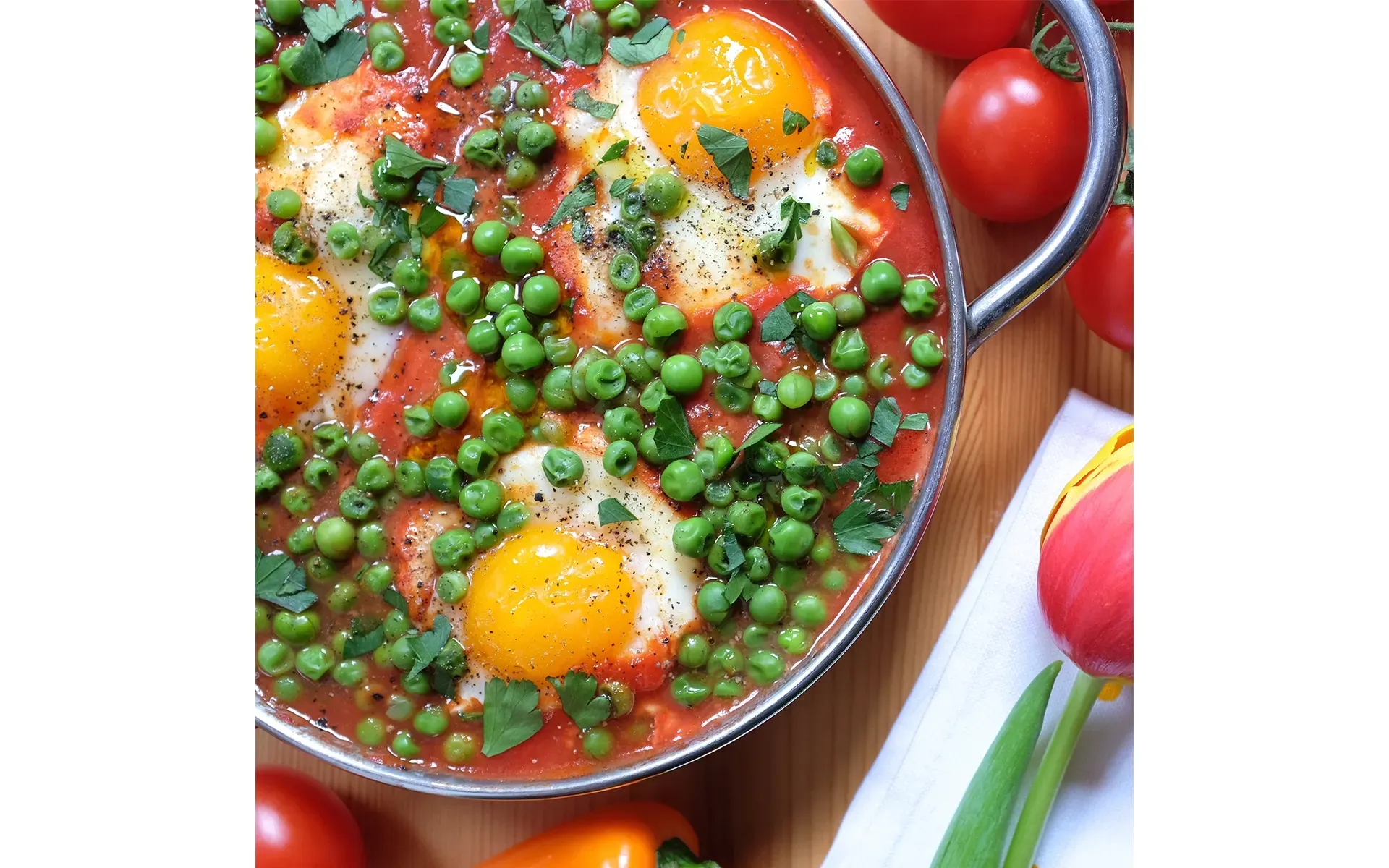 Piatto di uova con piselli finissimi Orogel e speck, un secondo facile e veloce.