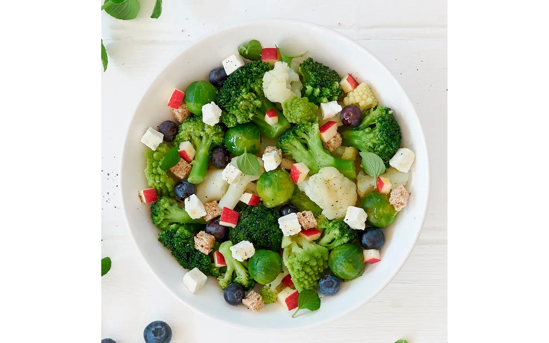 Misto Benessere Orogel: una ciotola ricca di verdure salutari come broccoli e cavolfiori.