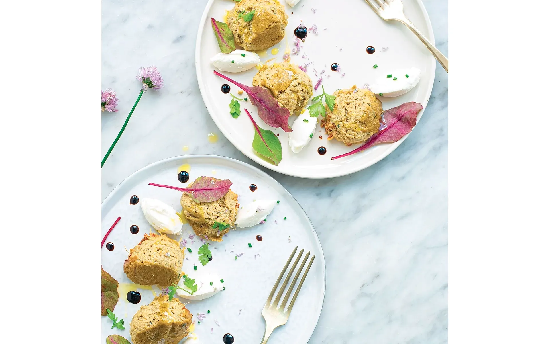 Flan di carciofi Orogel, un antipasto o contorno delicato e raffinato, servito in due porzioni.