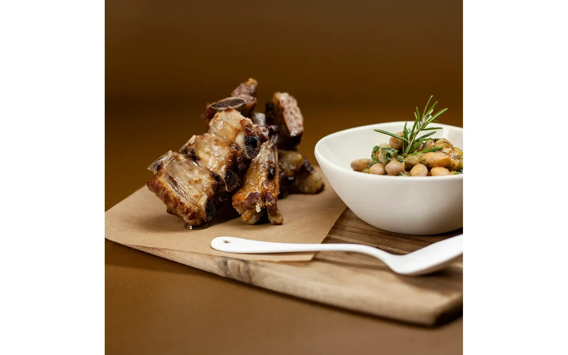 Costine di maiale Orogel, tenere e saporite, perfette per grigliate o cotture lente.