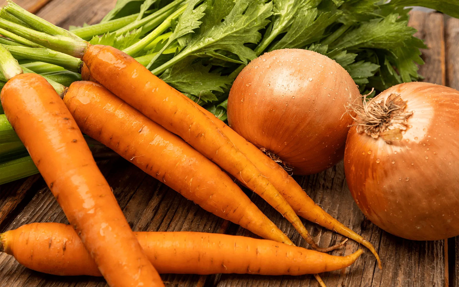 Misto per Soffritto Orogel, con carote, sedano e cipolla già pronti.