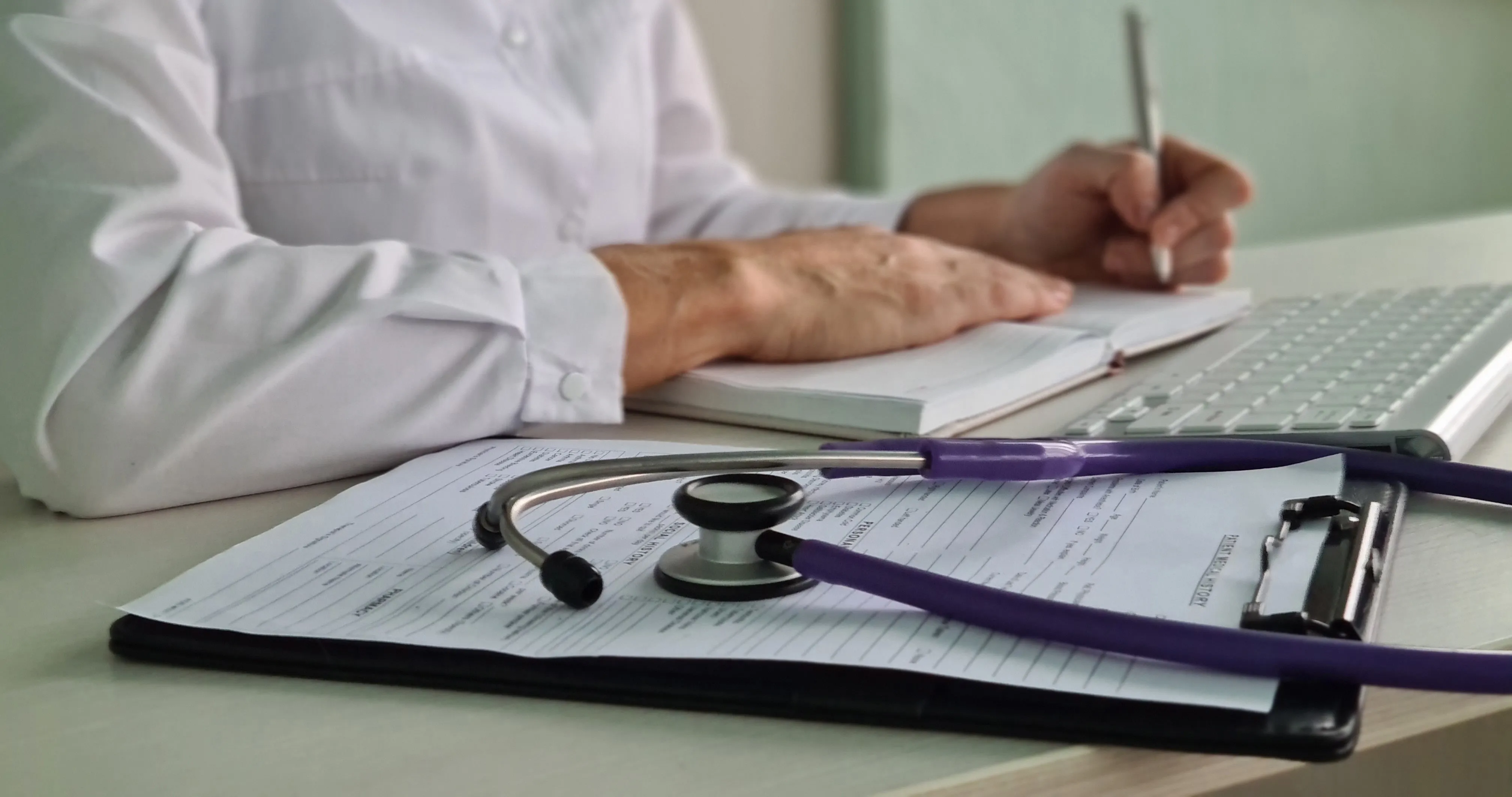 La scrivania di un medico