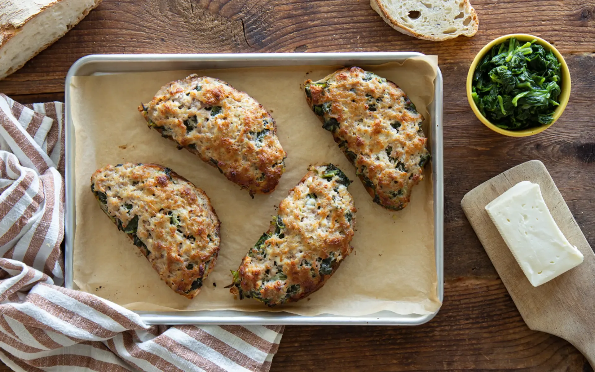 Bruschetta con Friarielli Gusto Ricco Orogel e crema di salsiccia e stracchino.