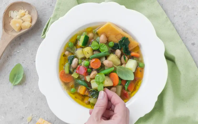 Come fare un minestrone Orogel perfetto: consigli e trucchi per una zuppa gustosa.