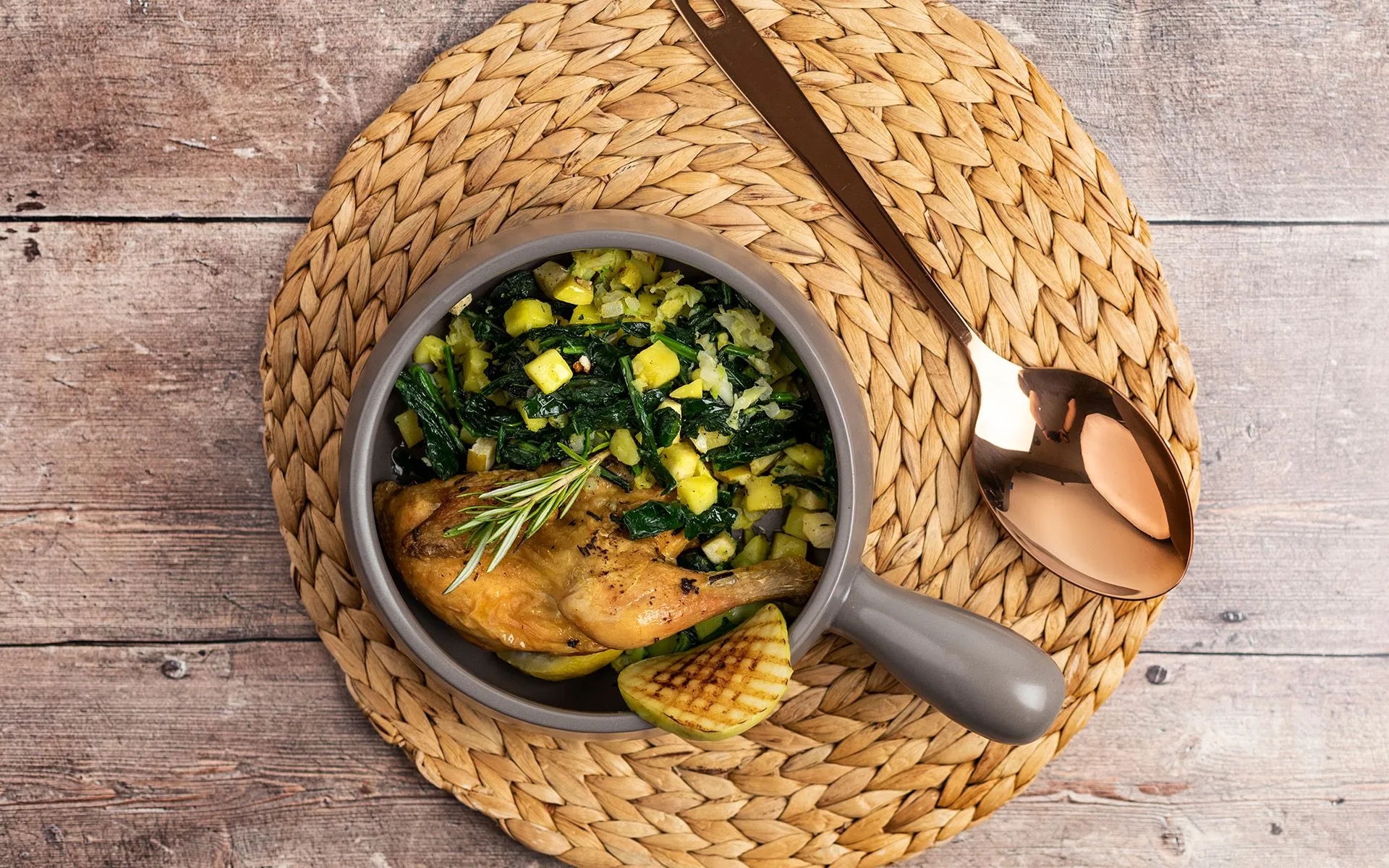 Galletto Orogel, tenero e saporito, ideale al forno, alla griglia o allo spiedo.