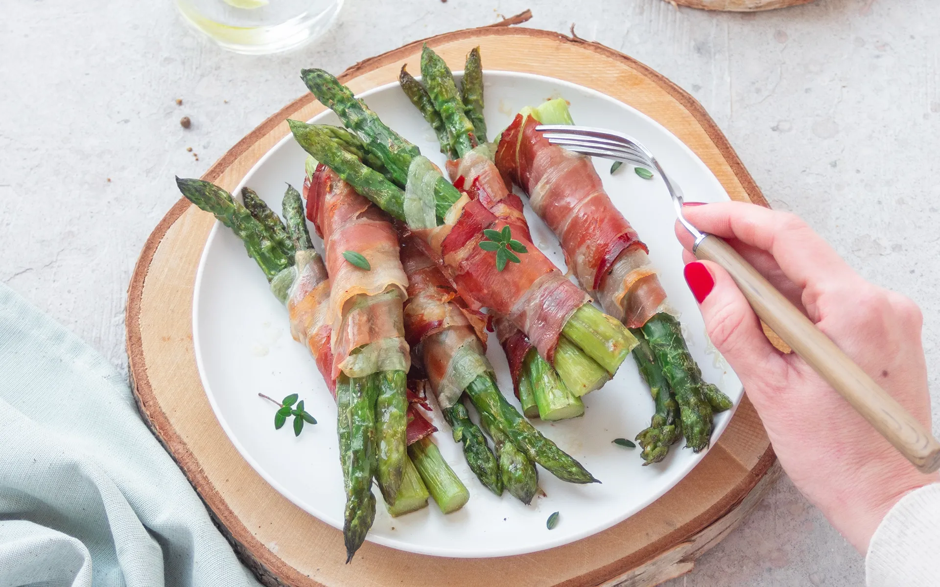 Involtini di asparagi Orogel e Speck