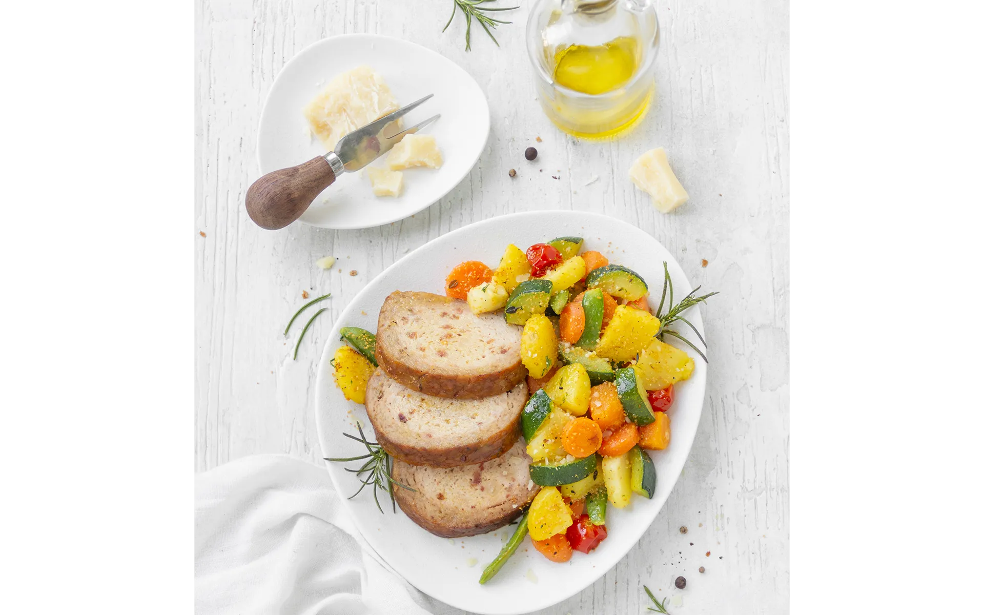 Minestrone Orogel e polpettone: un abbinamento rustico per un pasto completo e sostanzioso.