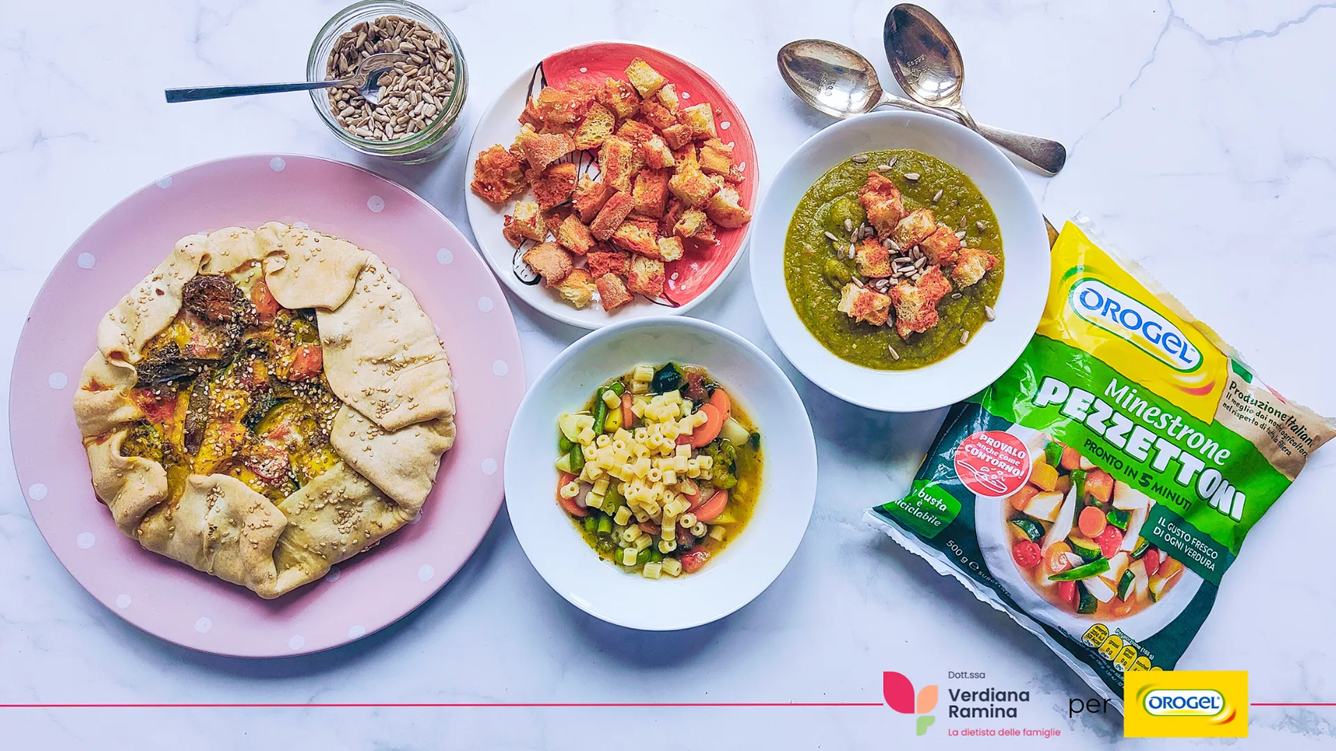 Ricette Minestrone Orogel di Verdiana Ramina: tavolo con ciotole di minestrone e ingredienti.