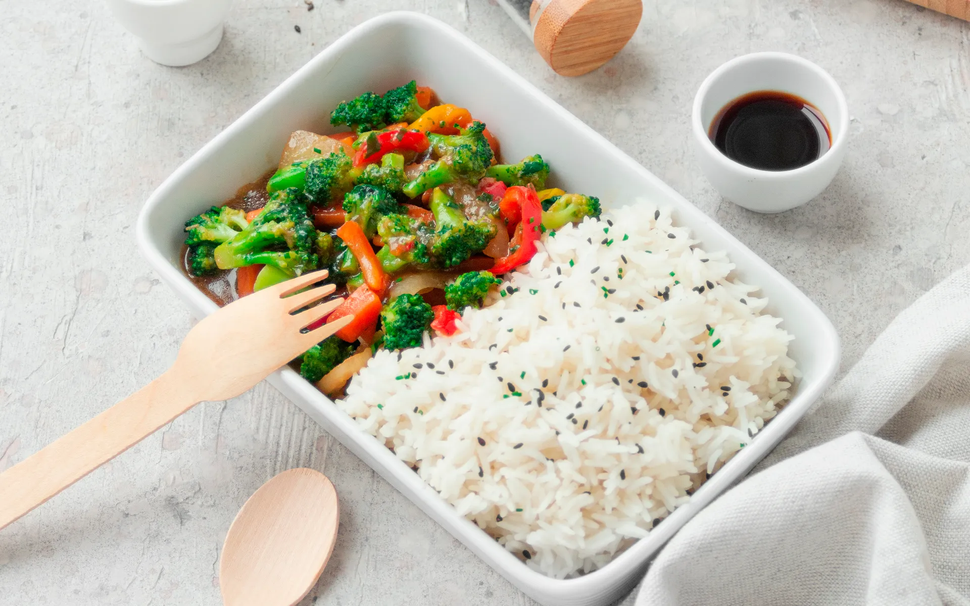 Mix Mediterraneo Orogel con verdure glassate: una ciotola di riso e verdure saporite.