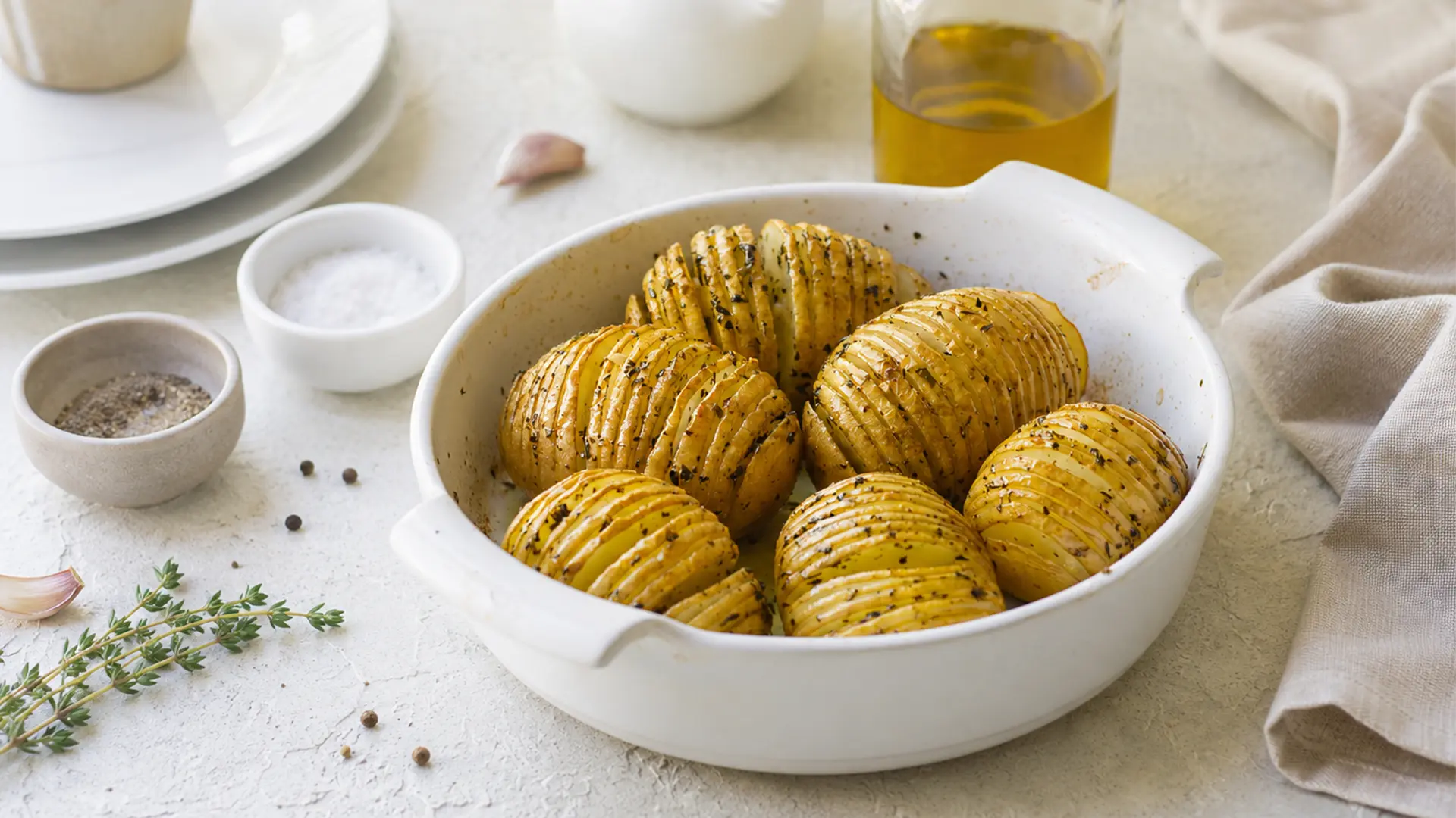 Patate al forno: la guida completa — tempi, temperature, trucchi e varianti