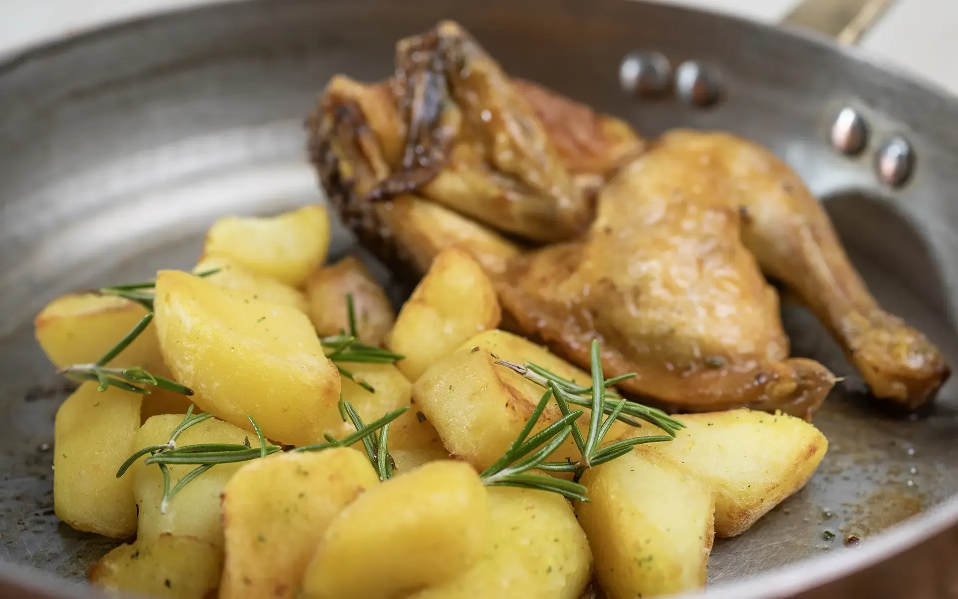 Galletto alla griglia con Patate Pezzettoni Pronto Forno – Ricette Orogel Food Service