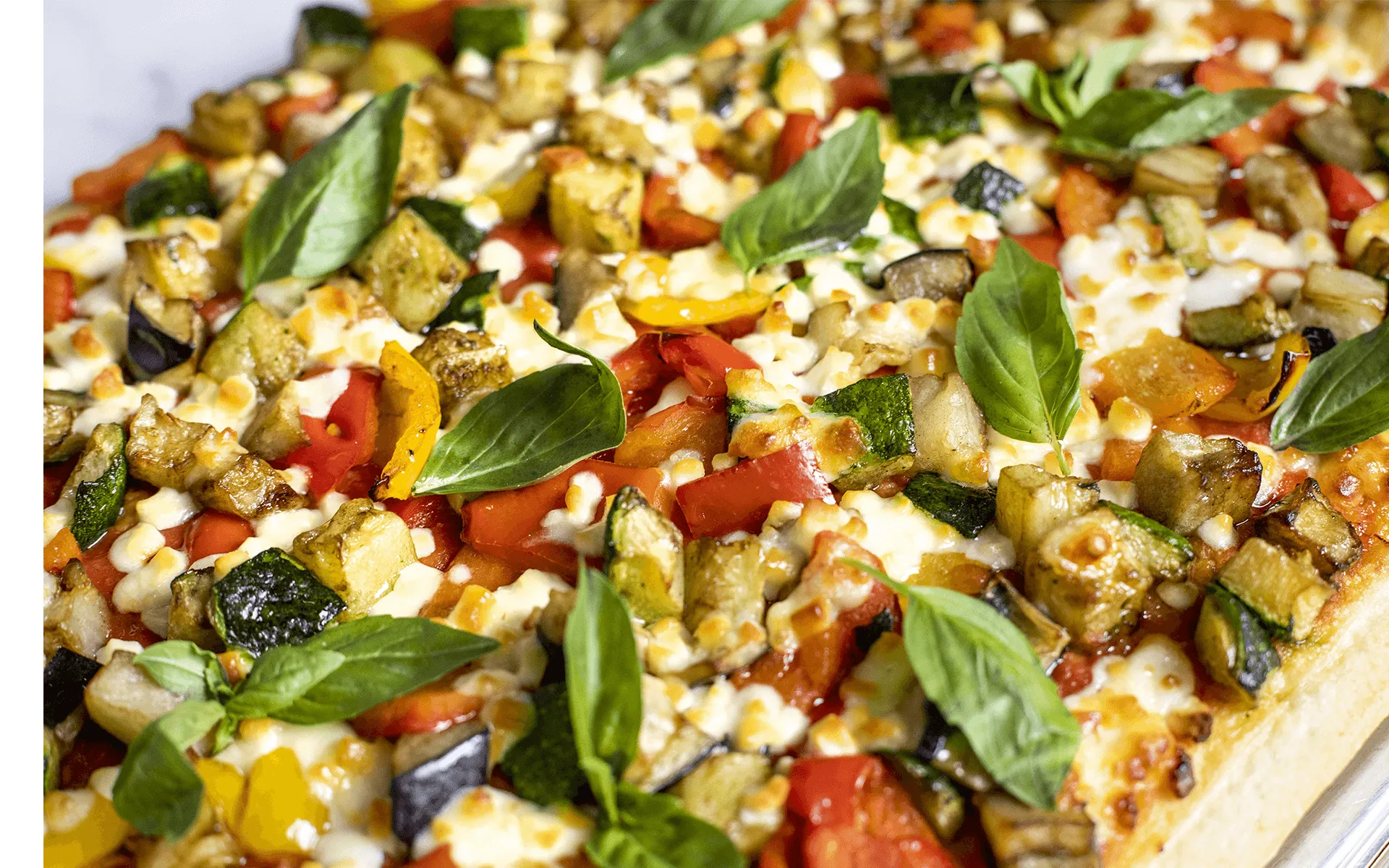 Pizza Orogel alla mediterranea: con i sapori tipici del Mediterraneo, fresca e gustosa.