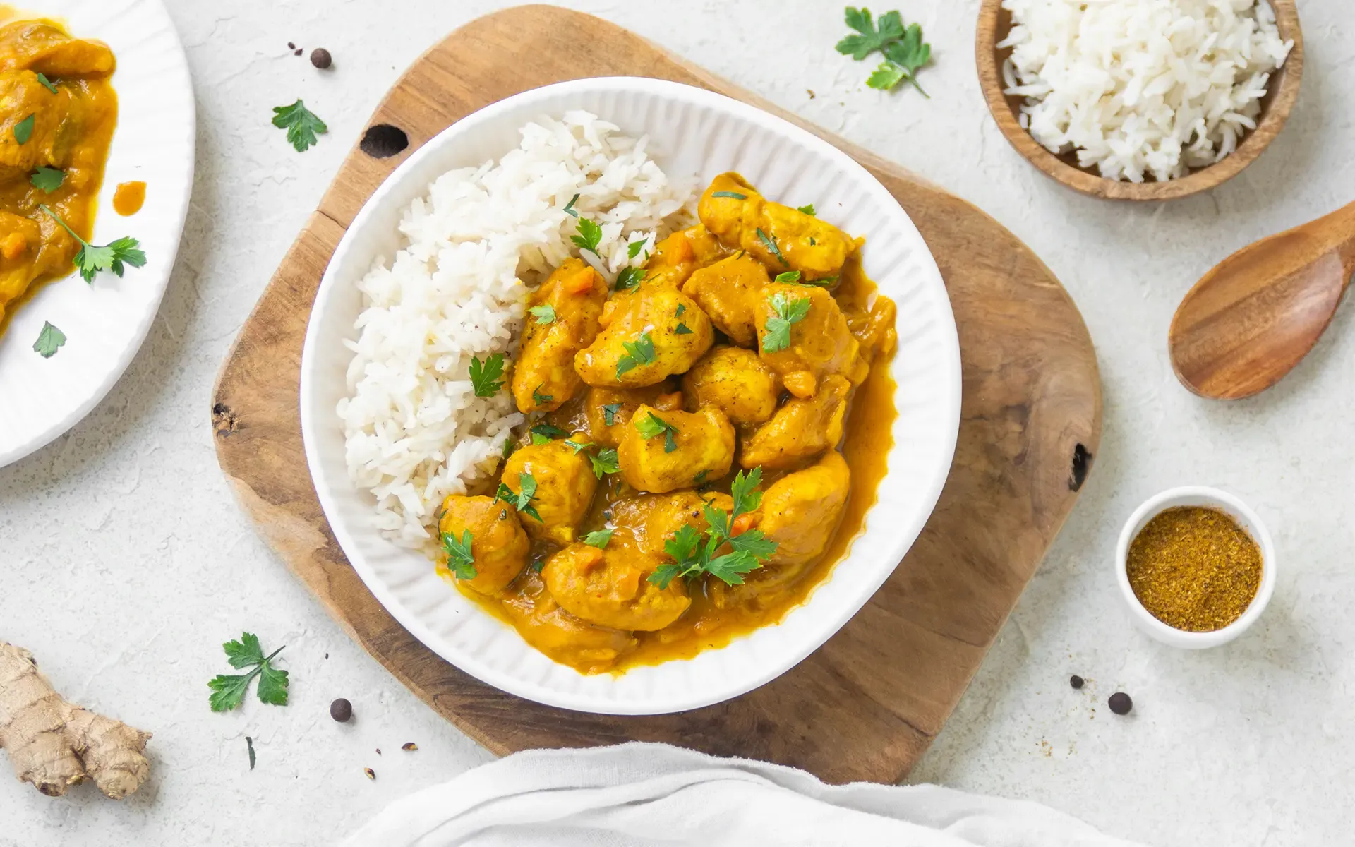 Pollo al curry con crema di zucca e carote