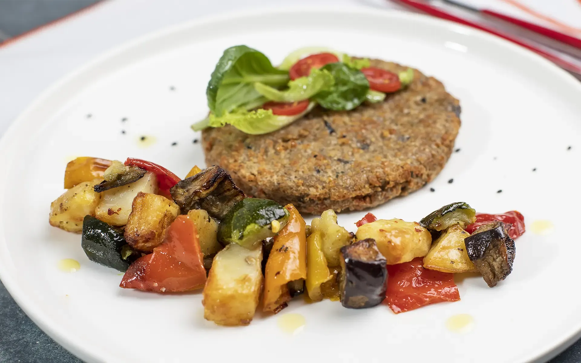 Burger vegetale con verdure spadellate – Ricette Orogel Food Service