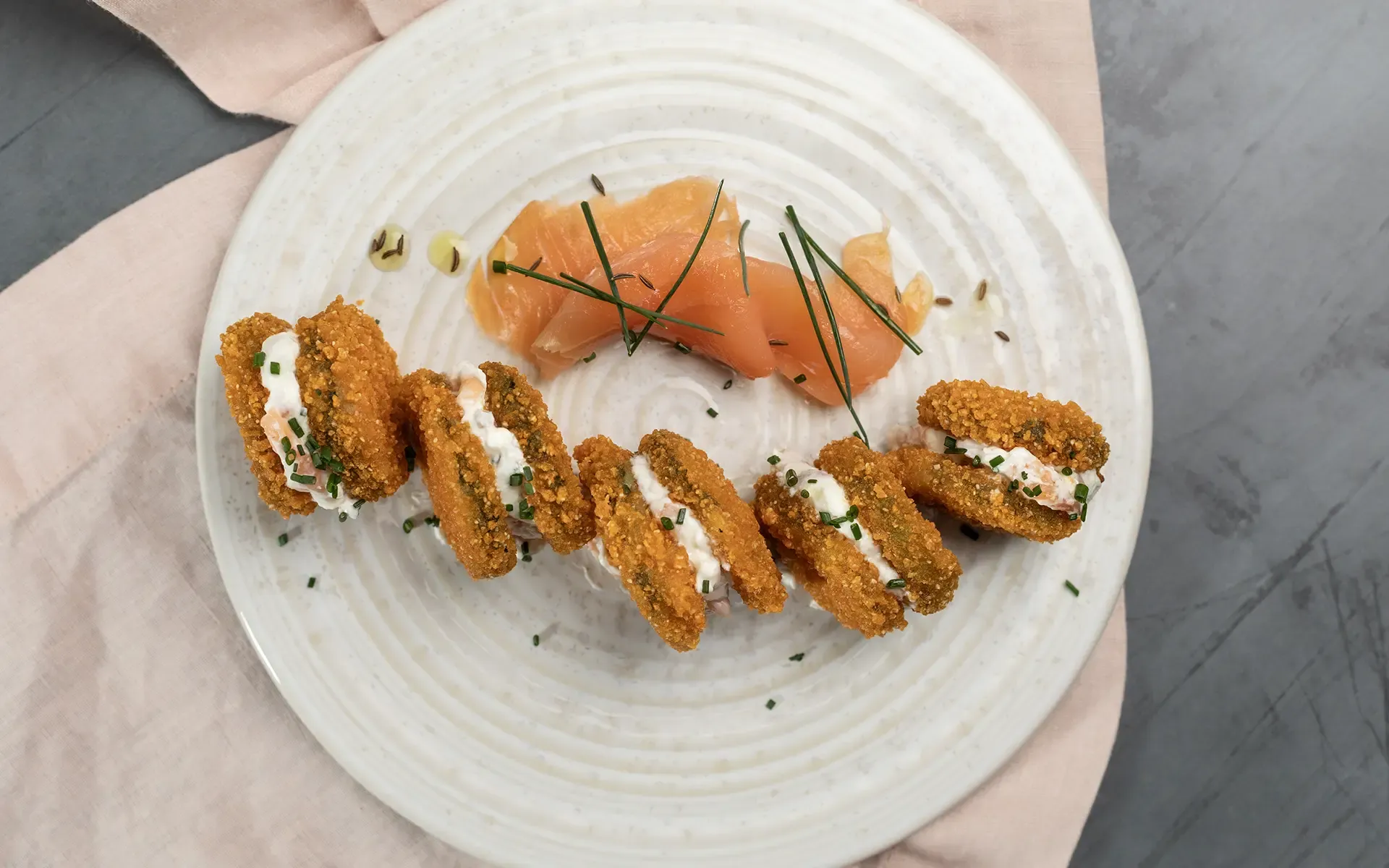 Sandwich di zucchine con robiola e salmone affumicato – Ricette Orogel Food Service